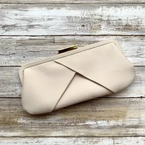 1980s Sophisticated Cream Clutch by La Regale. Perfect Neutral Evening Bag or Purse.