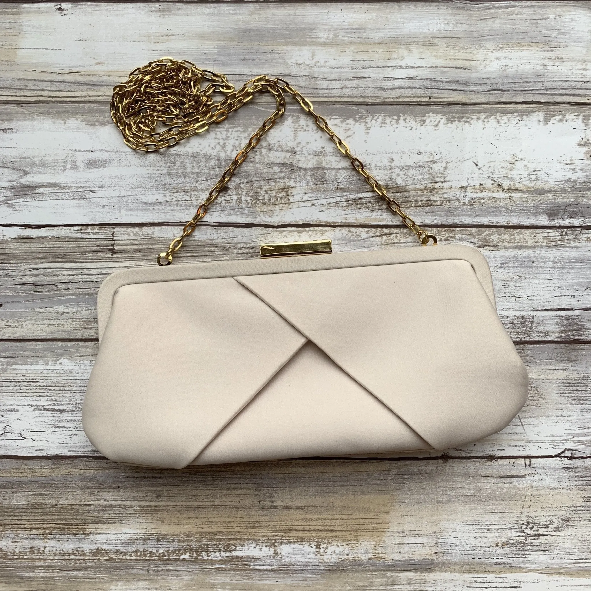 1980s Sophisticated Cream Clutch by La Regale. Perfect Neutral Evening Bag or Purse.