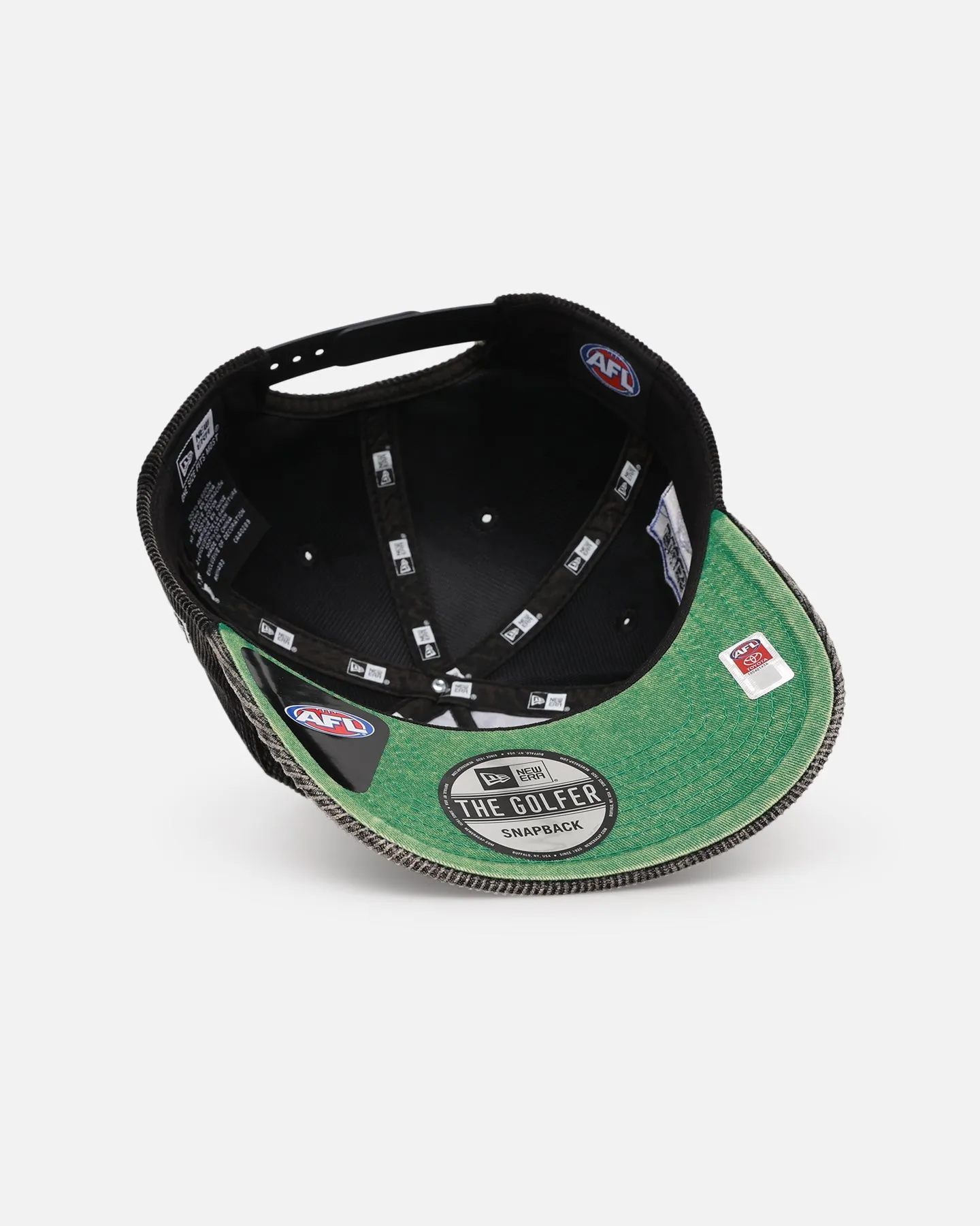 New Era North Melbourne Kangaroos 'Washed Corduroy' Pre-Curved Golfer Snapback Black/Kelly Green