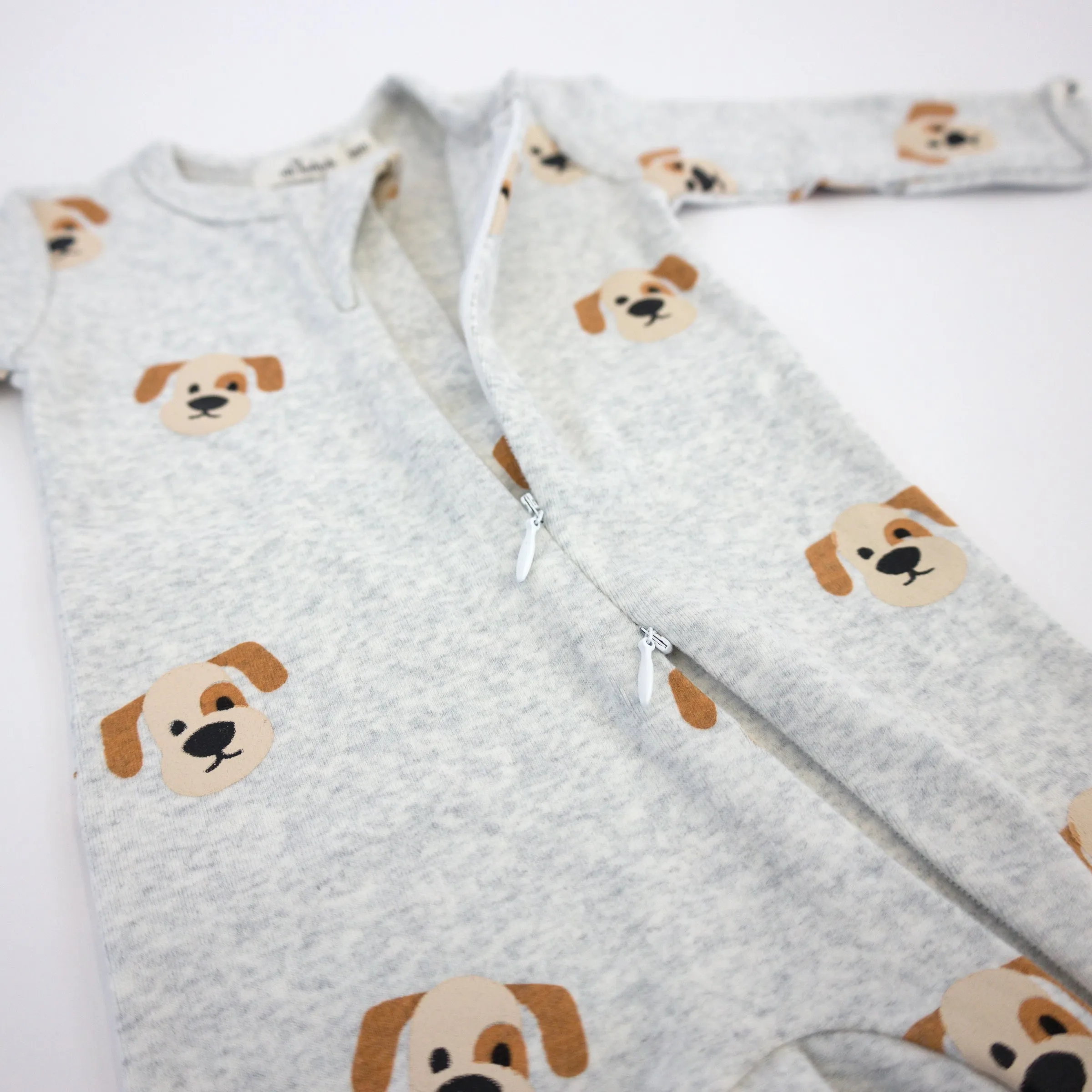 oh baby! Cotton Baby Rib Zipper Footie - Puppy Face Print - Heather Gray