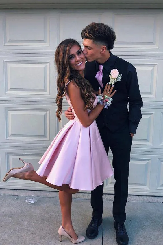 Simple V Neck Straps Short Pink Homecoming Dress Backless Satin Sweet 16 Dresses